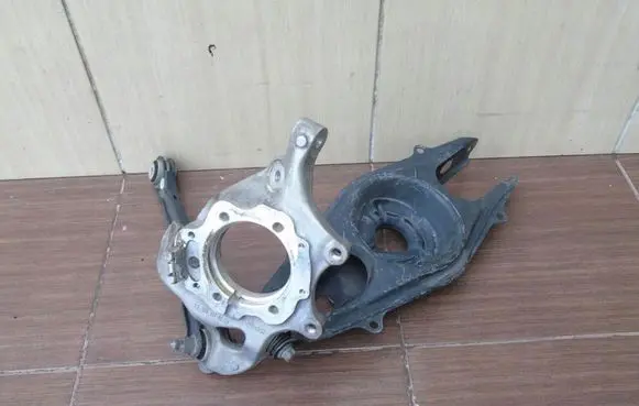 Mercedes-Benz C W204 Rear wheel hub spindle/knuckle 