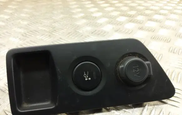 Peugeot RCZ 12 V Socket (front) YM14302777