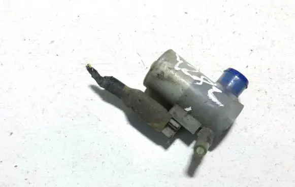 Suzuki Swift I Windscreen/windshield washer pump