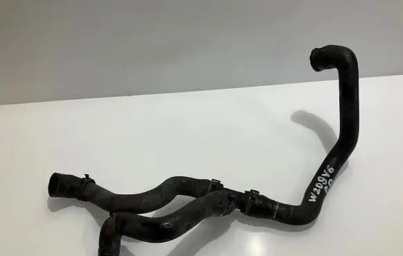 Mercedes-Benz CLK A209 C209 Engine coolant pipe/hose