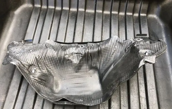 Audi A4 S4 B9 Heat shield in engine bay 8W0819523D 8W0804165A