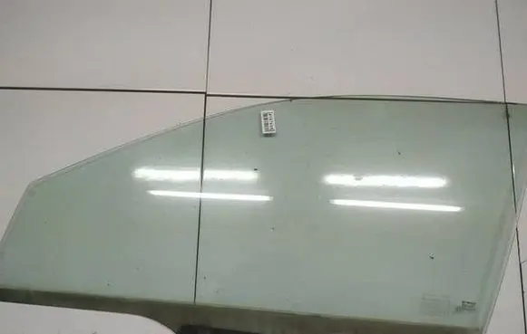 Honda Civic Front door window glass four-door as2