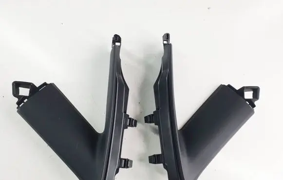 Audi Q4 Sportback e-tron (B) pillar trim (top)