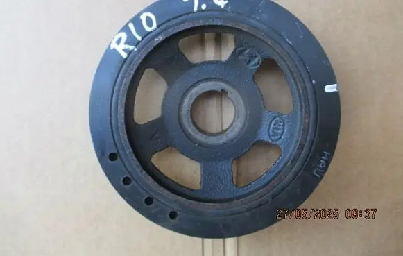 Hyundai i30 Crankshaft pulley 05X7