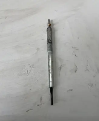 Renault Trafic III (X82) Glow plug 110657031R Y1047AS 084433