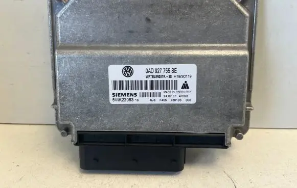 Volkswagen Touareg I Transfer box differential control unit 0AD927755BE H18S0119 5WK22063
