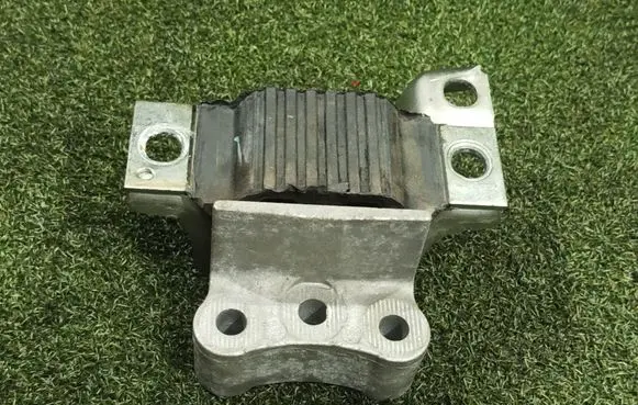 Peugeot Boxer Engine mount bracket 01393895080