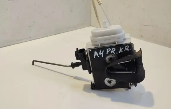Audi A4 S4 B5 8D Front door lock 8D1837015F