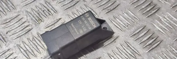 Jeep Grand Cherokee Glow plug pre-heat relay 0281003117