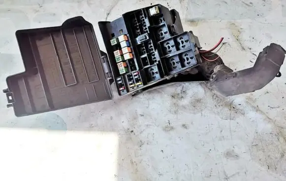 Jaguar S-Type Fuse box set xw4t14a067b xw4t-14a067-b