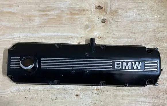BMW 7 E32 Rocker cam cover 1710973 A1SI9CU3