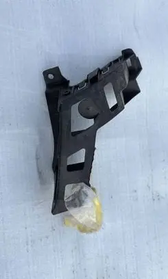 Seat Leon (5F) Bumper support mounting bracket corner 5F9807378