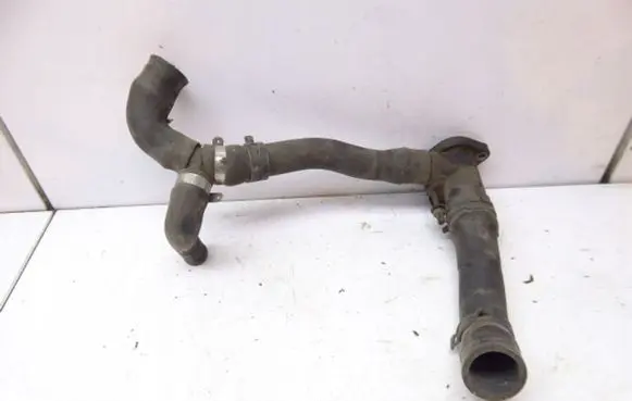 Volkswagen Golf III Engine coolant pipe/hose 028121132A121049AE