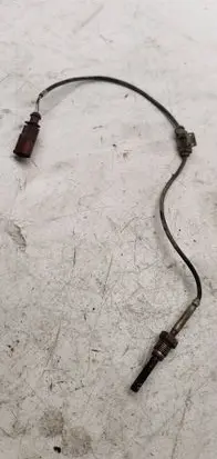 Volkswagen PASSAT B6 Exhaust gas temperature sensor 03L906088CE