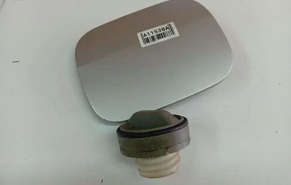 Toyota Corolla E120 E130 Fuel tank cap