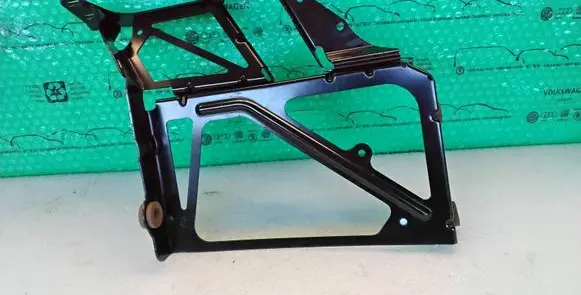 Audi A7 S7 4G Radiator mount bracket 4G8121261A GASOLINE