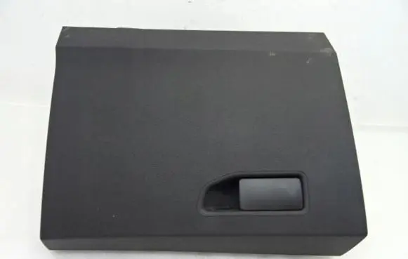 Peugeot 5008 II Glove box