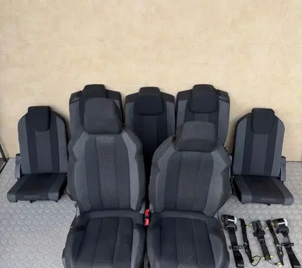 Peugeot 5008 II Seat set