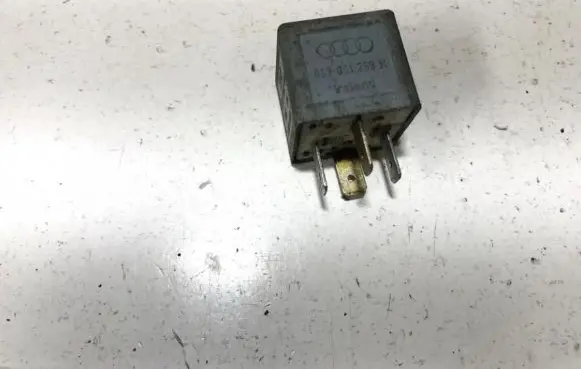 Audi A6 S6 C5 4B Other relay 899512000 443951253k