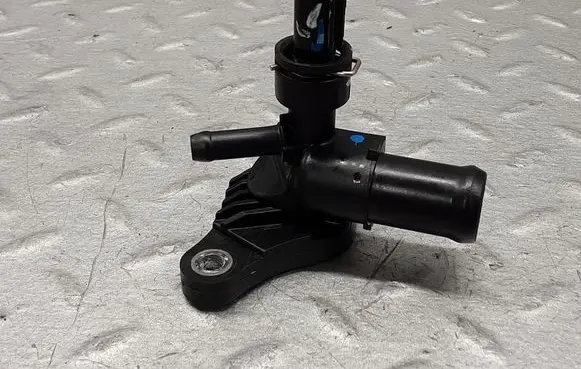 Toyota Yaris XP210 Engine coolant pipe/hose 8942233040