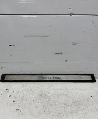 Mercedes-Benz E W211 Front sill trim cover 6801435