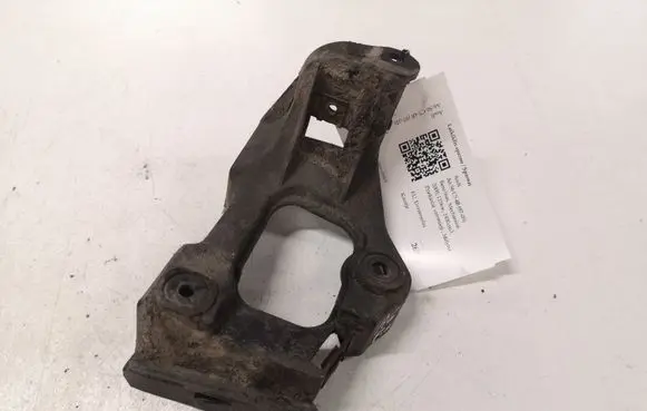 Audi A6 S6 C5 4B Fender mounting bracket 4B0853921