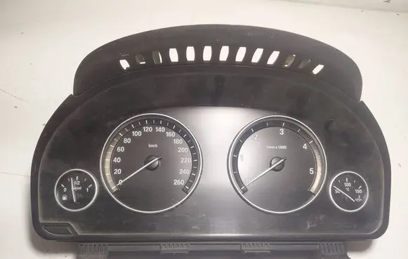 BMW 5 F10 F11 Speedometer (instrument cluster) 9227613 8619300003