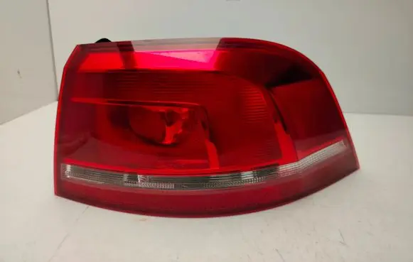 Volkswagen PASSAT B7 Rear/tail lights 3AF945096C