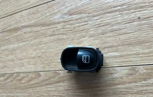 Mercedes-Benz CLK A209 C209 Electric window control switch A2098203510 501958