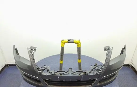 Volkswagen PASSAT B6 Front bumper 