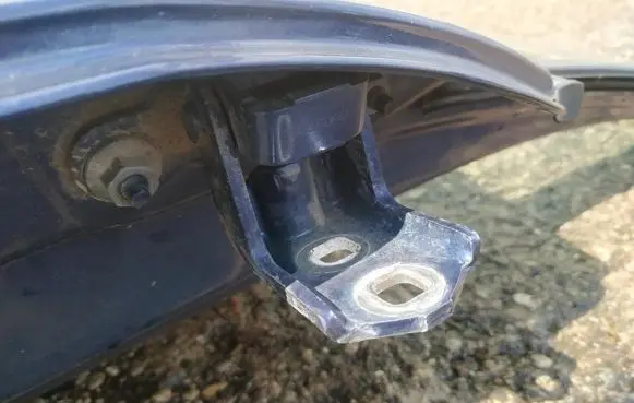 Renault Scenic II - Grand scenic II Rear door lower hinge