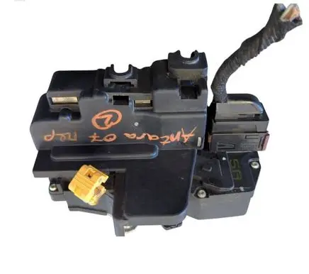 Opel Antara Front door lock 613556841