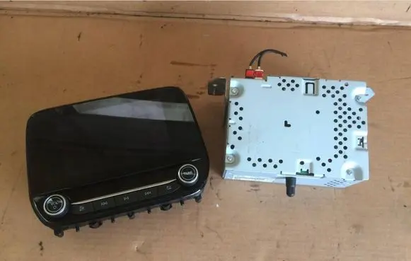 Ford Fiesta Radio/CD/DVD/GPS head unit H1BT18C815HT JK2T14G371ADB