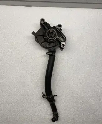 Volkswagen Golf IV Vacuum pump 038145101B
