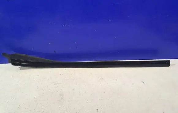 Mercedes-Benz GLA W156 X156 Windshield trim A1566900182