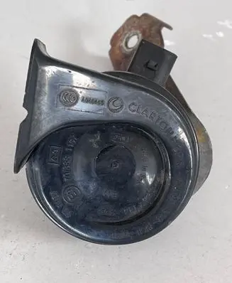 Volkswagen Golf V Horn signal A046486