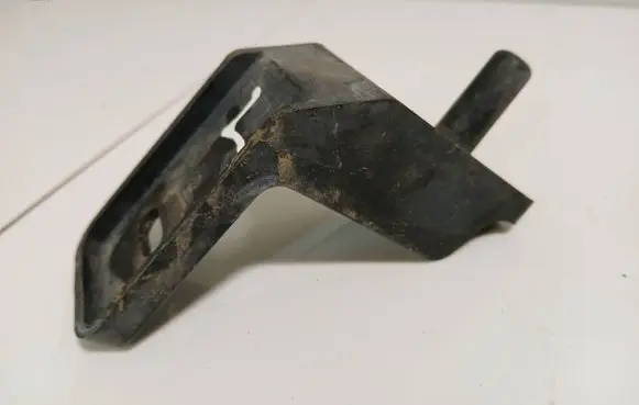 Radiator mount bracket