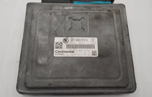 Skoda Roomster (5J) Engine control unit/module 03F906070N 5WP44632