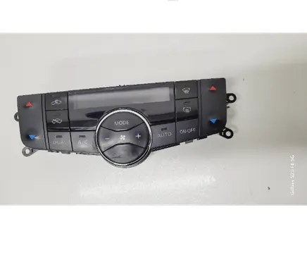 Nissan Pulsar Interior fan control switch 275003zp0a