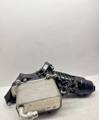 BMW X5 G05 Oil filter mounting bracket 8586674 22354223015