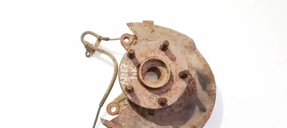 Toyota Avensis Verso Front wheel hub