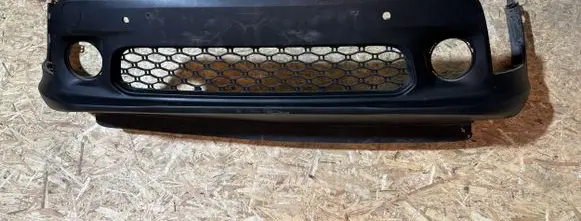 Front bumper lip
