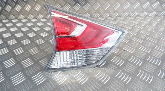 Tailgate rear/tail lights