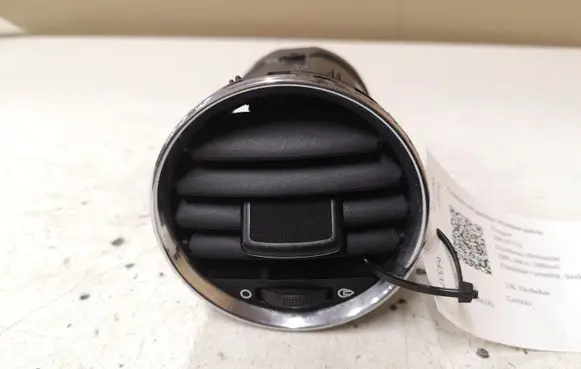 Peugeot 308 Dash center air vent grill 9658515377 305038 1005163