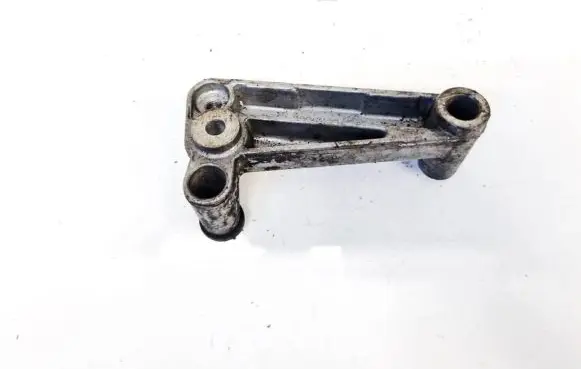 Opel Vectra A Engine mounting bracket 9012000f12