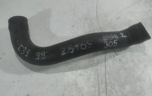 BMW 5 E39 Engine coolant pipe/hose