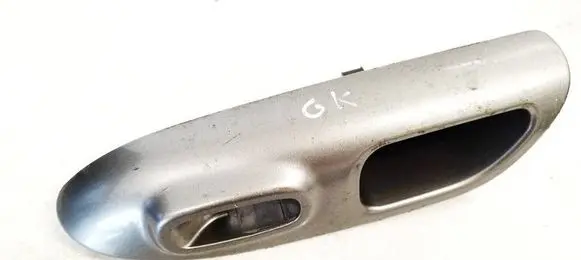 Nissan Juke I F15 Front door window switch trim 829611KA2A