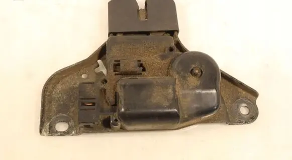 Cadillac STS Tailgate/trunk/boot lock/catch/latch 25705649