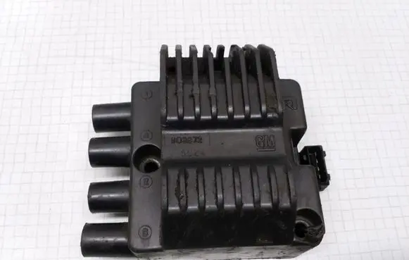 Opel Astra F High voltage ignition coil 1103872