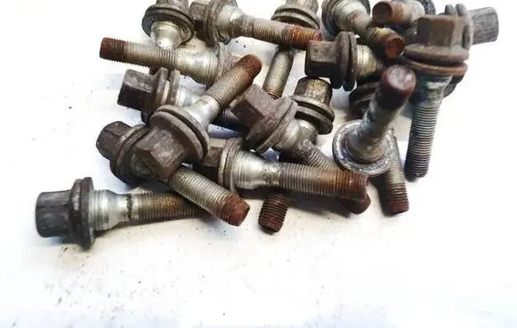 Peugeot 207 Nuts/bolts 